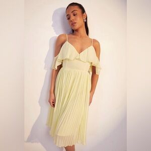 Boohoo Occasion Plus Cold Shoulder Dress Lemon Yellow Size 16